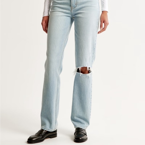 Abercrombie & Fitch Ultra High Rise 90’s Straight Jean - Picture 2 of 10